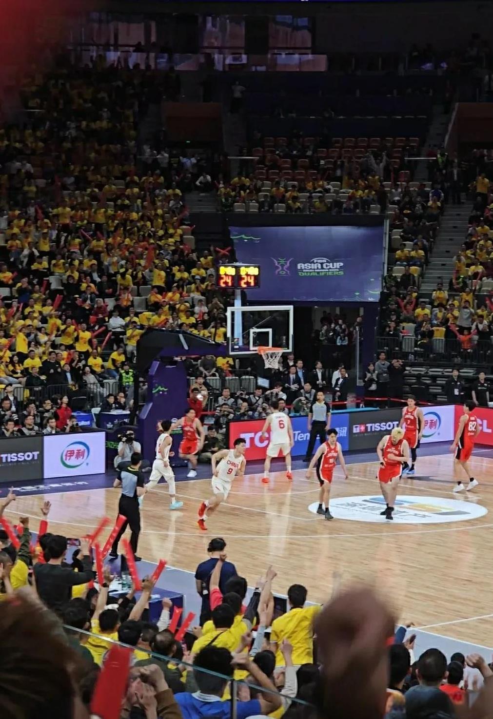 关于球迷期待篮球联赛开幕式精彩表演，倒计时开始的信息