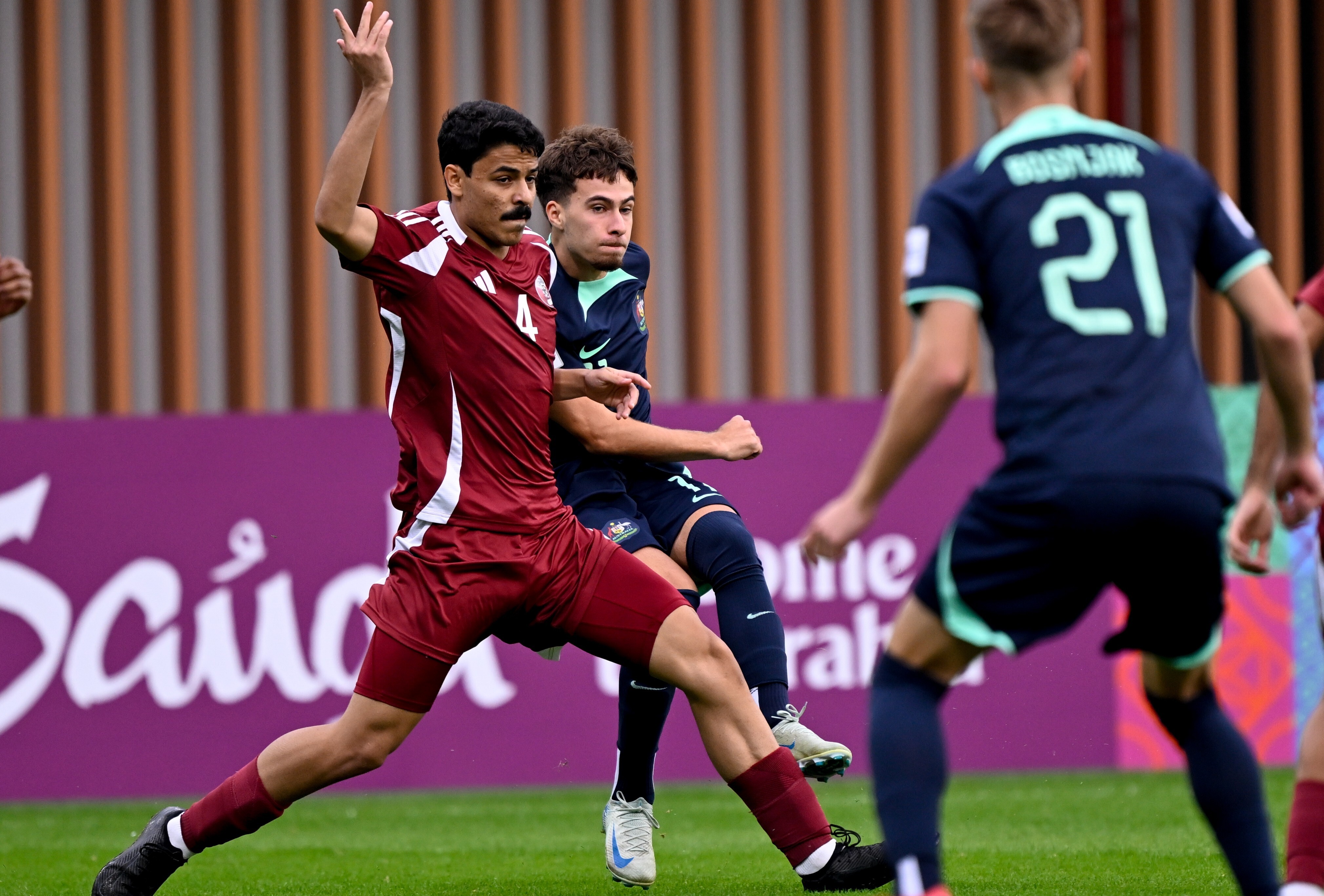 包含亚洲足球赛场上一幕幕精彩瞬间的词条