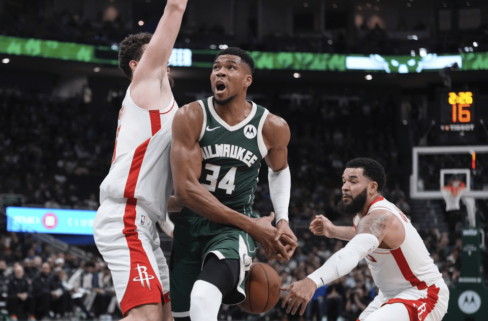 关于雄鹿客场大胜黄蜂，米德尔顿发威的信息