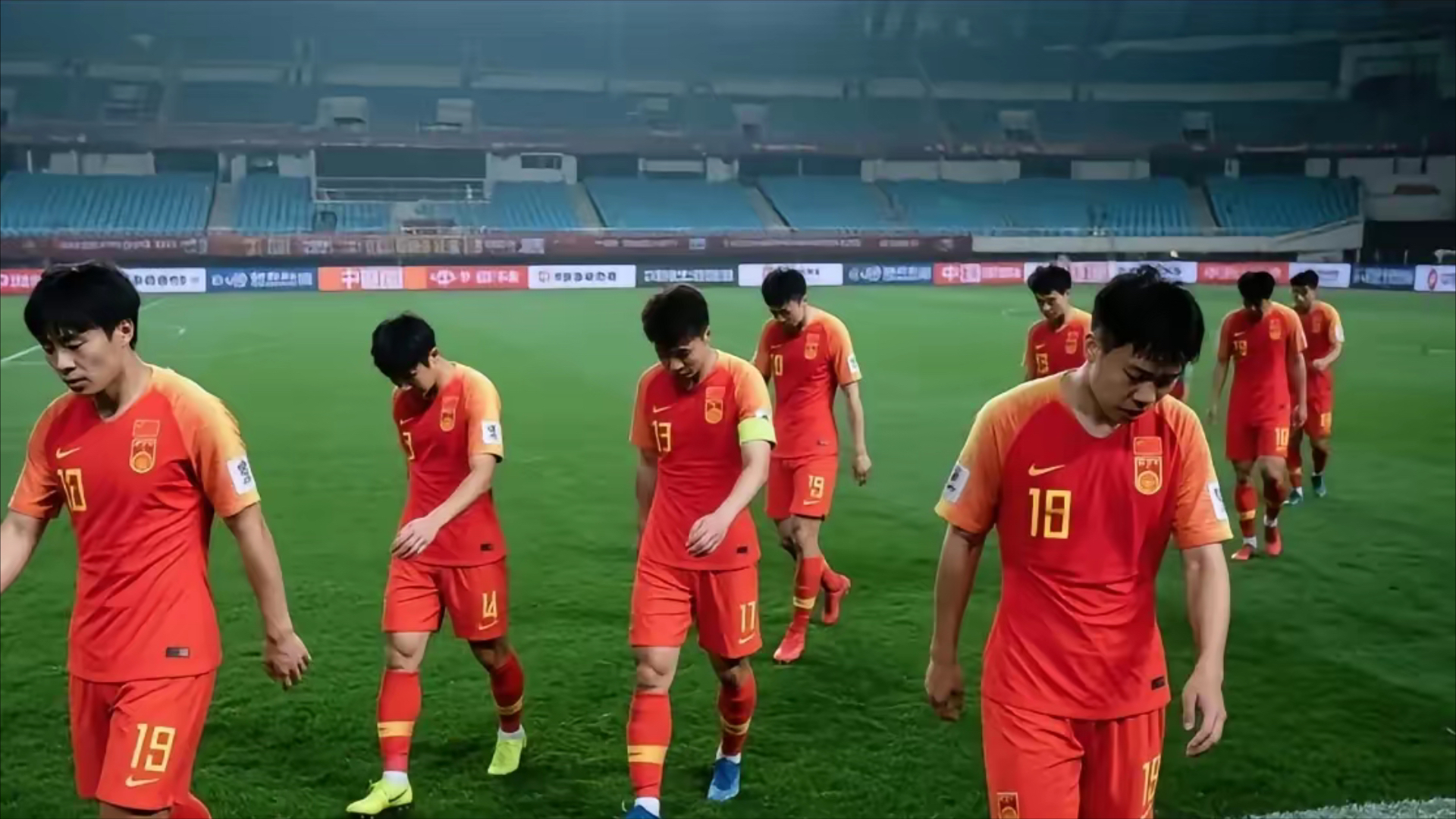 由于两队对阵无法取胜，他们被球队打败的简单介绍