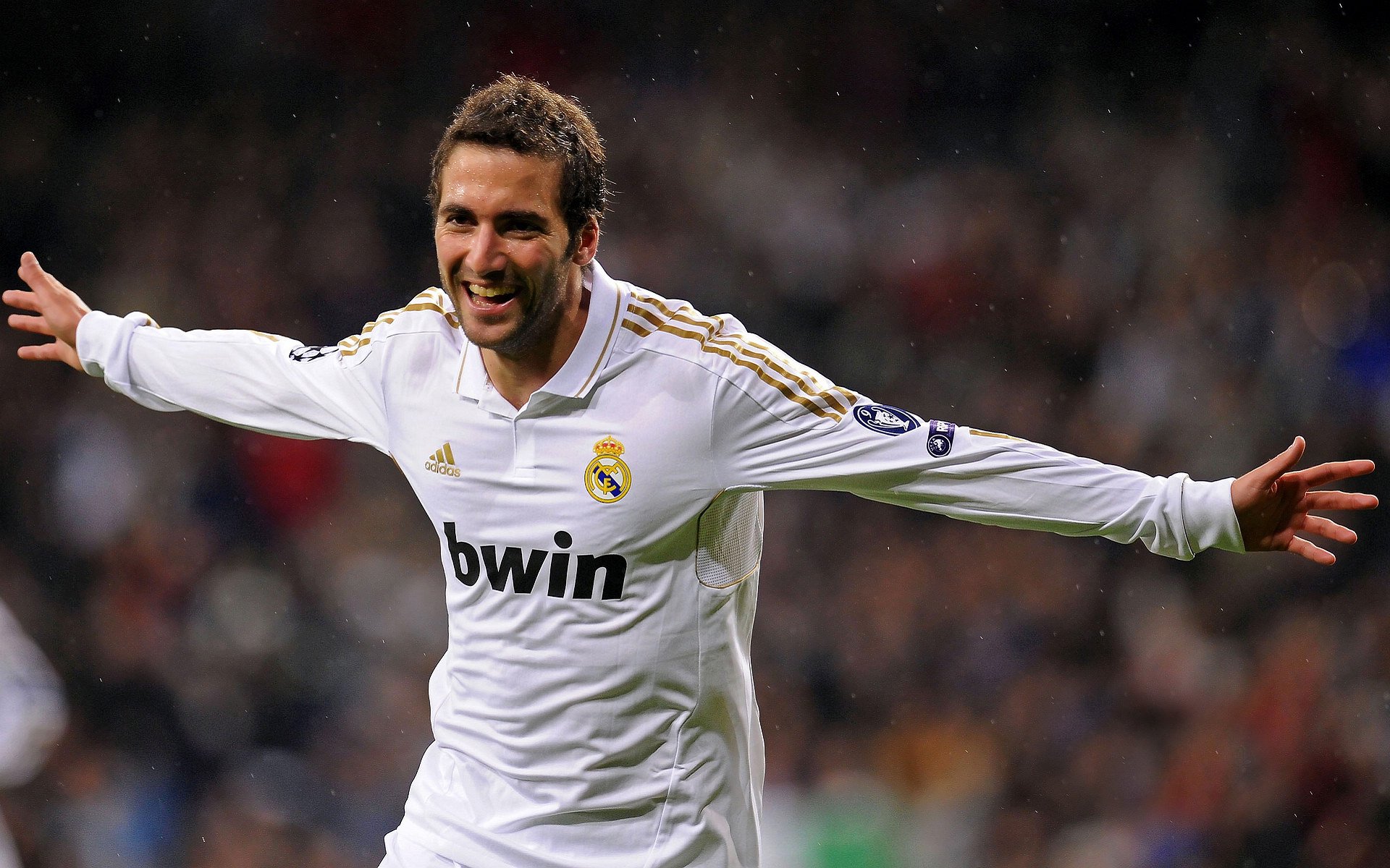 爱游戏官方-绝杀与惊艳，当绿茵场上的坚韧遇见乒乓台前的艺术